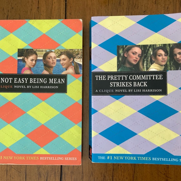 Set of 2 books of a clique novel by Lisi Harrison - Picture 5 of 5